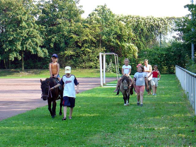 Unser Dorf spielt Fuball 2004